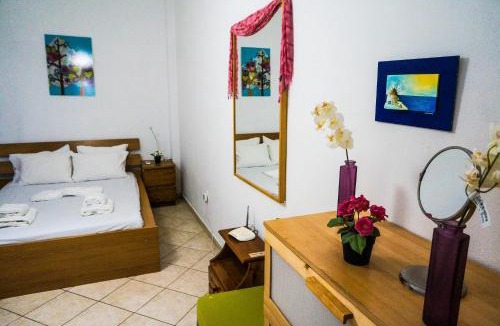 Fira Apartment | Fira Central Apartments with Veranda