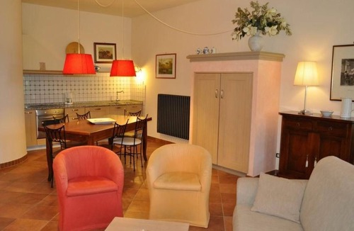 Iano Apartment | flach "Madonnino corbezzolo T6 by Interhome