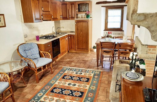 Moggiana Apartment | Flat in a historic stone house