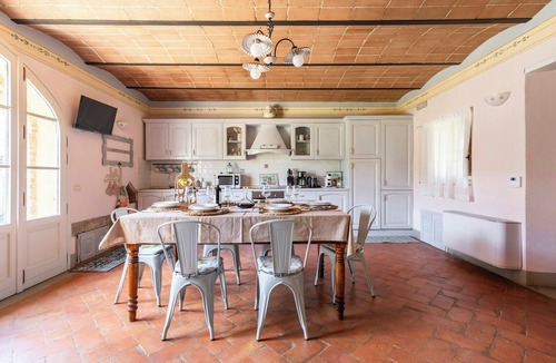 Pratantico Apartment | Flat in hamlet near Arezzo