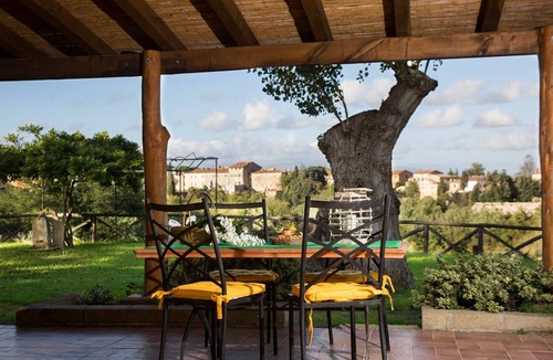 Lari Apartment | Flat in Lari, A/C, terrace, pool, restaurant, Wi-Fi, close to the village, Li