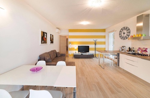 Albisano House | Flat Sunrise
