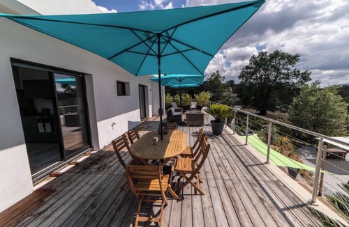 Saint-Paul-en-Foret Villa | For rent, on the second floor of our Californian villa