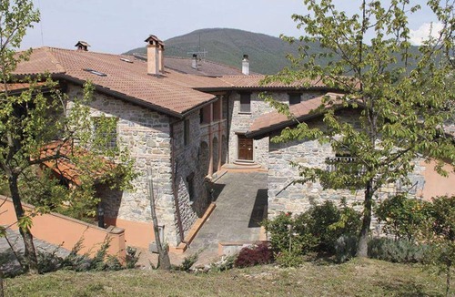 Fivizzano Cottage | "Forgetmenot": Mini lodge with pool in countryside near Cinque Terre