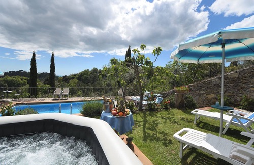 Licetro Apartment | Francesca 3, Villa Ricetro, Camaiore, Lucca and Viareggio