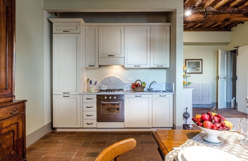 Capannori Villa | FRANTOIO a Romantic Farmhouse Apartment with Terrace and Views