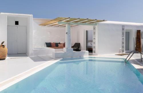Agios Georgios Hotel | Frati Villas Beachfront