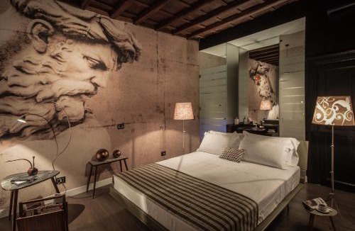 Rione III Colonna House | Frattina 57