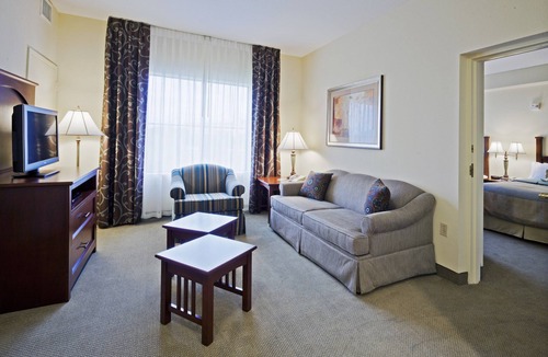 Airport North Condo | Free Breakfast | 1.5 Miles from Orlando International Airport + 25 Minutes to Disney World