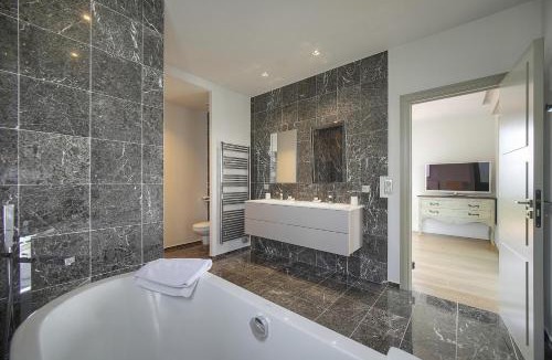La Croix des Gardes Villa | FRGK Luxury Villa Cannes Croix des Gardes
