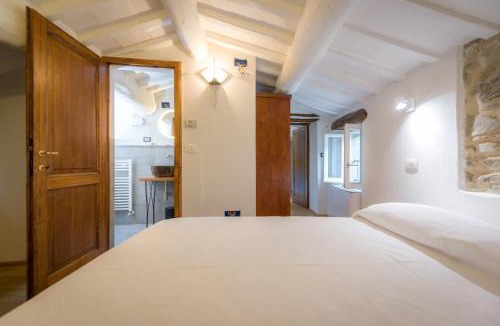 Cortona House | fringuello - Mandorlo