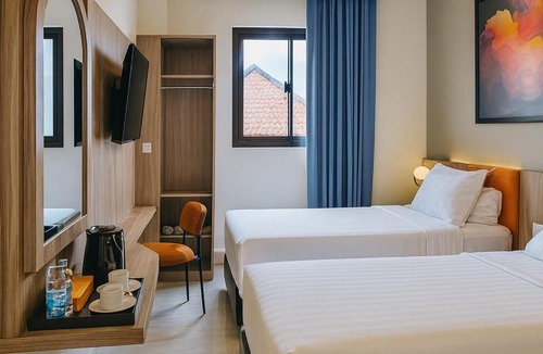 Surabaya Hotel | Front One Hotel Mesir Surabaya