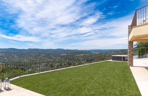 Speracedes Villa | Fully booked all summer. Provence is often at its best in the autumn. Book now!