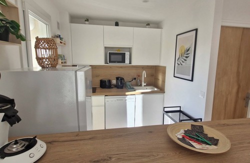 Boulouris-sur-Mer Apartment | Fully renovated 35 m2 studio 2 minutes from the beach.