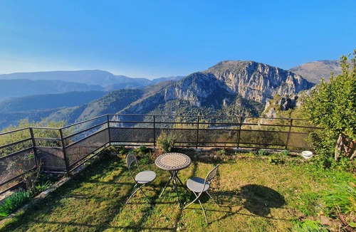 Touet-de-l'Escarene House | Gîte le Rocher de l'Albera - Laurélie