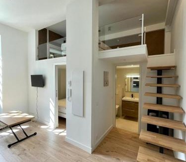 Quartier du Port Apartment | Garibaldi 11