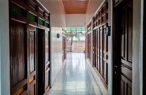 Kudus Hotel | Gatra Hotel Syariah near Alun Alun Kudus Mitra RedDoorz