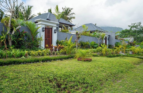 Sidemen Villa | Gauri Villas Sidemen