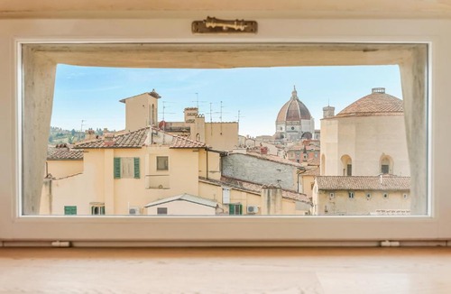 Santissima Annunziata Apartment | Golden Luxe-Penthouse Duomo ViewGarden & Parking
