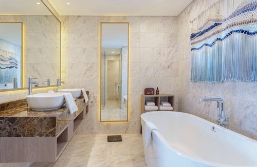 Bandar Lampung Bed & Breakfast | Golden Tulip Springhill Lampung