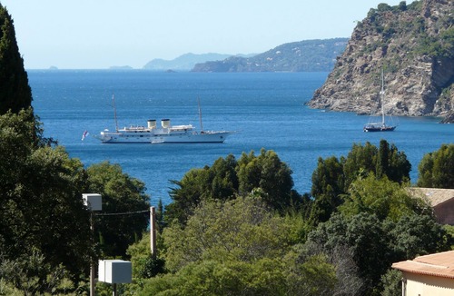 Rayol-Canadel-sur-Mer Villa | Gorgeous villa facing the sea 3 - 5 mints stroll to beach