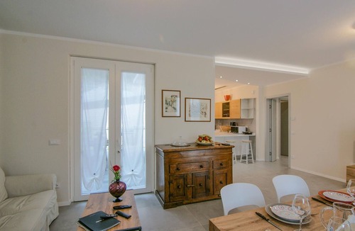 Ripa-Pozzi-Ponterosso House | Gorgeous home in Ripa with house a panoramic view