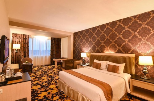 Bukittinggi Hotel | Grand Rocky Hotel Bukittinggi