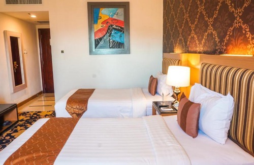 Bukittinggi Hotel | Grand Rocky Hotel Bukittinggi