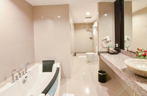 Bukittinggi Hotel | Grand Rocky Hotel