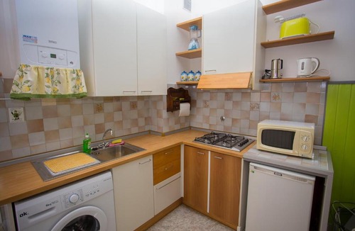 Barriera Vecchia-San Giacomo Apartment | Green Rainbow