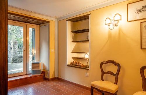 Molazzana House | Grillo Rosso Taverna