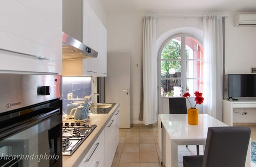 Pietrasanta Apartment | Ground floor apartment in the center with garden