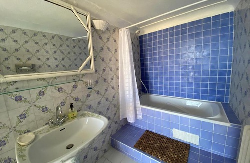 Espero-Pax Villa | Guest House with Panoramic Views, near Cannes