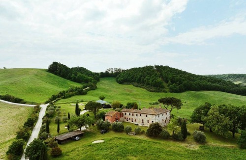 Torre A Castello Apartment | GuestHost - Glicine-Chianti Stunning Studio W/Private Parking!