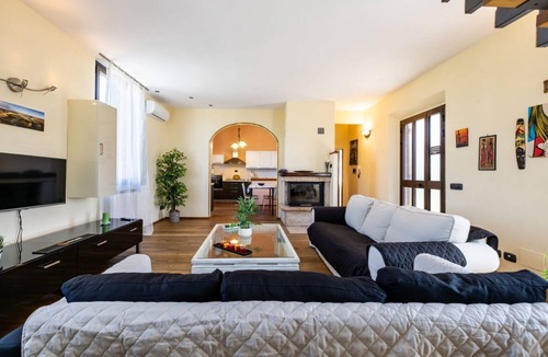 Ponte di Gabbiano Apartment | GuestHost - Minuetto Apartment with parking
