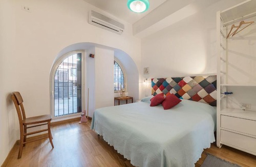 Monti Apartment | GuestHost - Monti Artistic Flat