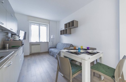 Navigli Apartment | GuestHost - NEW! Bright APT with balcony! With WIFI & A/C!