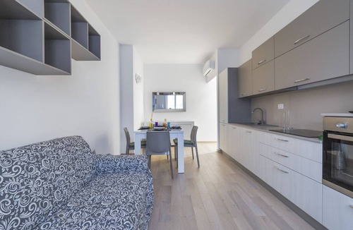 Navigli Apartment | GuestHost - NEW! Bright APT with balcony! With WIFI & A/C!
