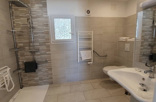 Peymeinade Hotel | Hôtel de la Poste