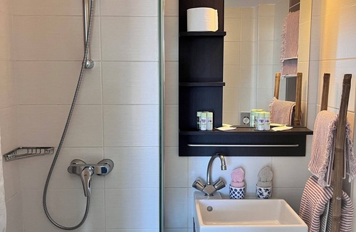 Juan-les-Pins Hotel | Hôtel Eden - La Baigneuse