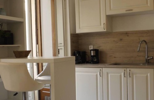Gambetta Apartment | Happy - a spacious studio flat with balcony 300m from the beach