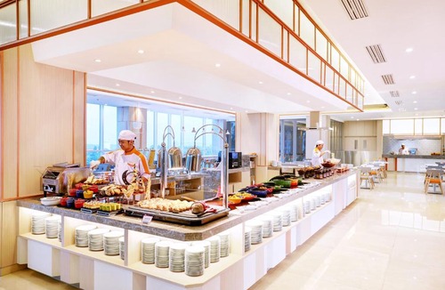 Suko Manunggal Hotel | HARRIS Hotel & Conventions Bundaran Satelit Surabaya