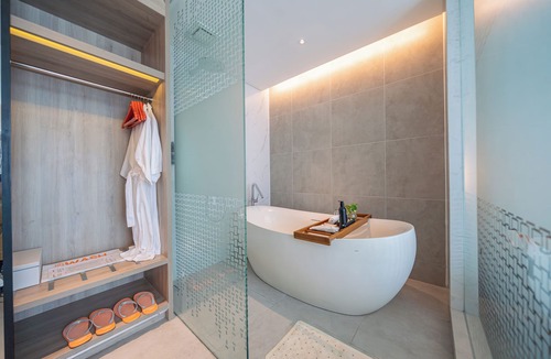 Jakarta Hotel | HARRIS Suites Puri Mansion Jakarta
