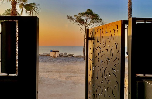 Villeneuve Loubet Beach Apartment | Haven of peace with infinity pool overlooking the sea