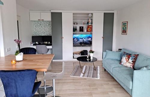 Prado - Republique House | HENRI CAMILLE REAL ESTATE -Beautiful one bedroom swimming pool and parking