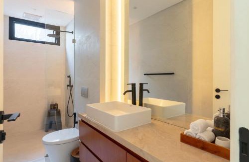 Batu Bolong Villa | Hidden Designer LOFT 3BDR I 750m to the Beach