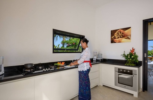 Kalibukbuk Villa | Hidden Gem 3br Pool Villa Ocean View & Mountain Backdrop