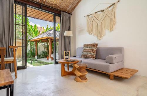 Kutuh Kaja Villa | Hijau by EVDEkimi - Nature Retreat with Large Pool & Gazebo