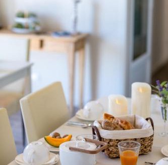 Tourrettes-sur-Loup Bed & Breakfast | Histoires de Bastide