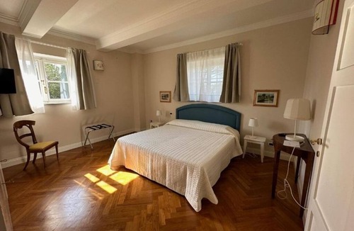 Florence House | Historic house with garden across from NYU Florence